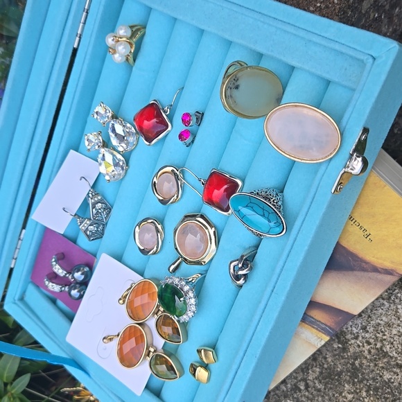 Vintage Gold-toned rose quartz light gree jade stone rings size 7 and si… - Picture 6 of 17